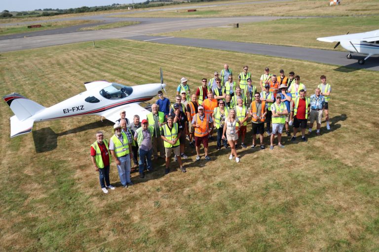 Some visitors to Waterford Aero Club and EI-FXZ on August 13th. Image Credit waterford_plane_spotter (https://www.instagram.com/waterford_plane_spotter/)